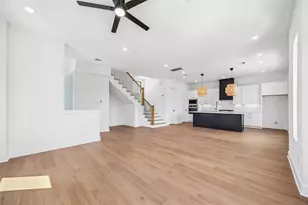 1329 W 22nd St, Houston, TX 77008 - Photo 4