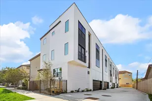 1329 W 22nd St, Houston, TX 77008 - Photo 2