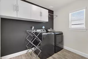 11903 Champion's Frst Dr, Mont Belvieu, TX 77535 - Photo 34