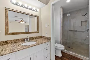 1807 Oaklawn St, Sugar Land, TX 77498 - Photo 12