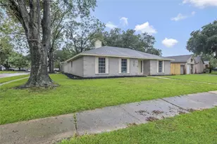 13703 Cologne Dr, Houston, TX 77065 - Photo 2