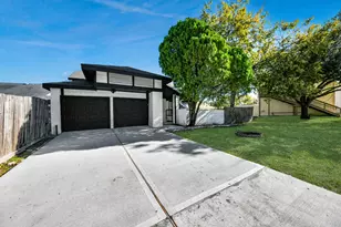 2911 Meadowgrass Ln, Houston, TX 77082 - Photo 2