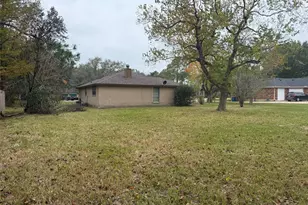18303 Anne Dr, Webster, TX 77058 - Photo 26