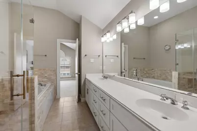 8715 Meadowcroft Drive #702, Houston, TX 77063 - Photo 12