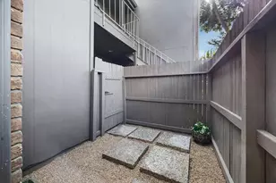 1201 Bering Dr, Houston, TX 77057 - Photo 16