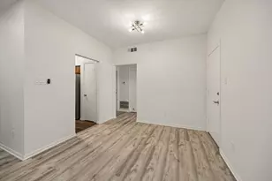 1201 Bering Dr, Houston, TX 77057 - Photo 8