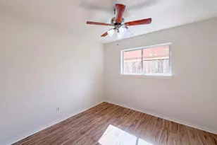 9418 Beverly Hill St, Houston, TX 77063 - Photo 4