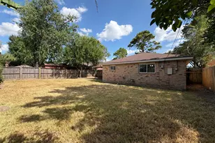 9418 Beverly Hill St, Houston, TX 77063 - Photo 18