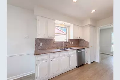 9418 Beverlyhill Street, Houston, TX 77063 - Photo 8