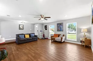 9711 Ebb St, Houston, TX 77089 - Photo 8