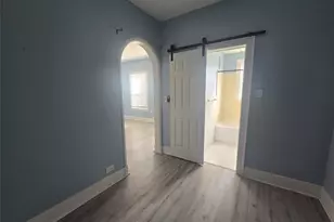 725 Broadway Ave, Galveston, TX 77550 - Photo 4