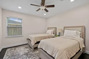 2402 Chimney Rock Rd, Houston, TX 77056 - Photo 26
