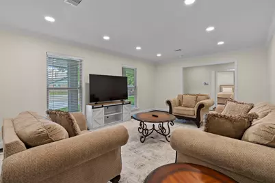 2402 Chimney Rock Road, Houston, TX 77056 - Photo 8
