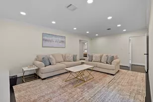 2402 Chimney Rock Rd, Houston, TX 77056 - Photo 20
