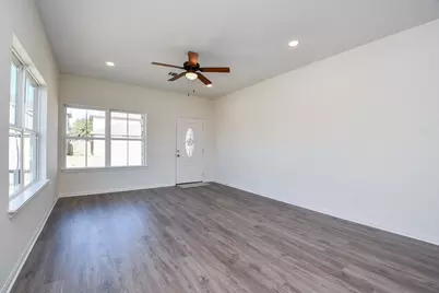 2827 Pine Estate Lane, Houston, TX 77014 - Photo 4