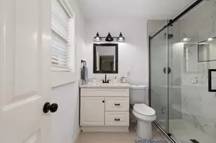 215 Caplin St, Houston, TX 77022 - Photo 16
