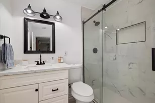 215 Caplin St, Houston, TX 77022 - Photo 18