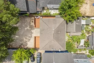 215 Caplin St, Houston, TX 77022 - Photo 24