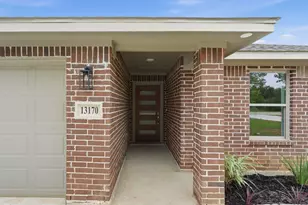 13146 Lake Conroe Bay Rd, Willis, TX 77318 - Photo 4