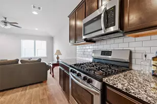 831 Petunia Falls Ln, Rosharon, TX 77583 - Photo 12