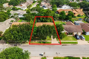 7009 Youpon Dr, Galveston, TX 77551 - Photo 4