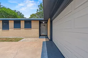 7009 Youpon Dr, Galveston, TX 77551 - Photo 10