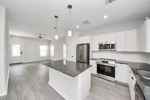 7711 Longmire Rd, Conroe, TX 77304 - Photo 2