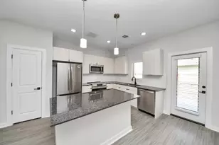 7711 Longmire Rd, Conroe, TX 77304 - Photo 8