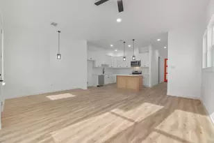 117 Capetown Ln, Conroe, TX 77356 - Photo 18
