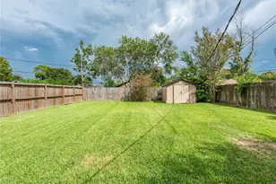 622 N 13th St, La Porte, TX 77571 - Photo 28