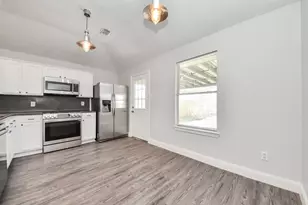 3223 Red Cedar Dr, Baytown, TX 77521 - Photo 14