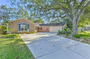 1510 Saxony Ln, Houston, TX 77058 - Photo 2