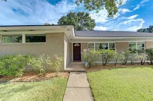 5025 Hazelton St, Houston, TX 77035 - Photo 2