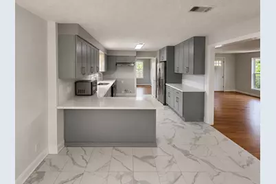 5025 Hazelton Street, Houston, TX 77035 - Photo 14