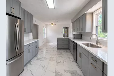 5025 Hazelton Street, Houston, TX 77035 - Photo 16