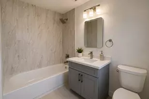 5025 Hazelton St, Houston, TX 77035 - Photo 20
