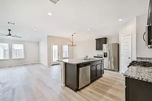 3930 Hawaiian Ct, Baytown, TX 77521 - Photo 8