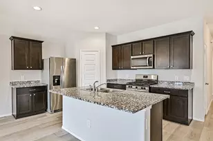 3930 Hawaiian Ct, Baytown, TX 77521 - Photo 4