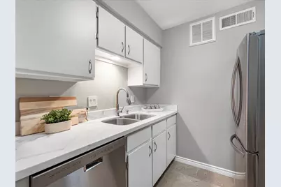 7575 Katy Freeway #98, Houston, TX 77024 - Photo 10