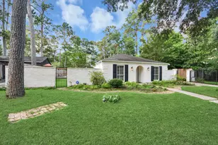 10115 Holly Springs Dr, Houston, TX 77042 - Photo 2