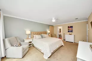 10115 Holly Springs Dr, Houston, TX 77042 - Photo 40