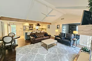 10115 Holly Springs Dr, Houston, TX 77042 - Photo 2