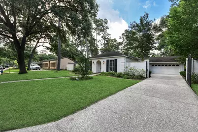 10115 Holly Springs Drive, Houston, TX 77042 - Photo 4