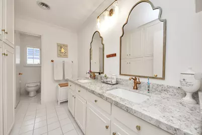 10115 Holly Springs Drive, Houston, TX 77042 - Photo 22