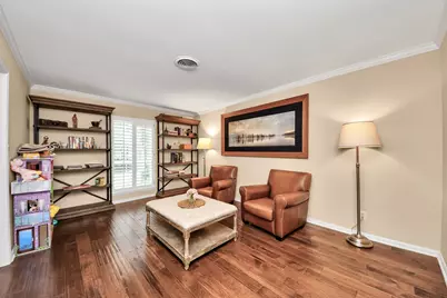 10115 Holly Springs Drive, Houston, TX 77042 - Photo 32