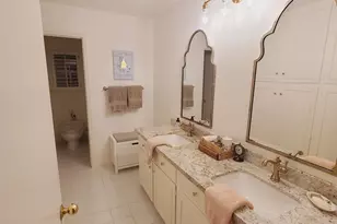 10115 Holly Springs Dr, Houston, TX 77042 - Photo 6