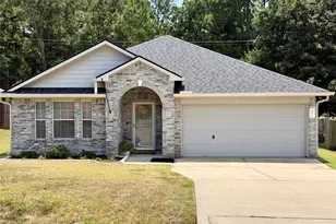 5496 N Buffalo Cir, Willis, TX 77378 - Photo 2