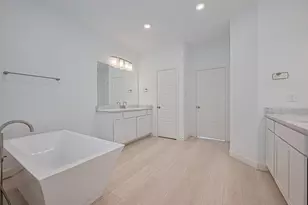 8913 Grovner Pl, Houston, TX 77055 - Photo 22