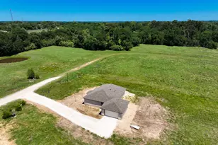 555 Pineview Circle, Jewett, TX 75846 - Photo 18