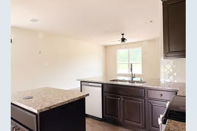 555 Pineview Circle, Jewett, TX 75846 - Photo 6